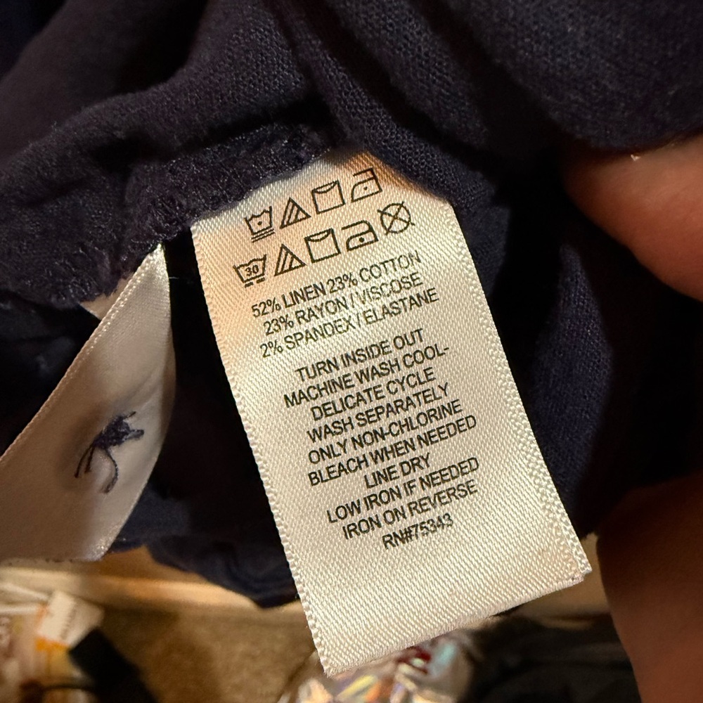 Tahari Linen Blend Navy Button Detail Top – Size 1X - Picture 4 of 4